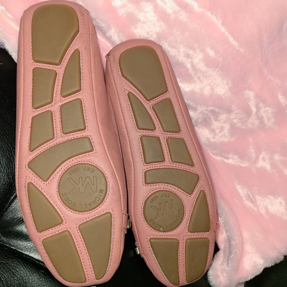 Pink Flats - Picture 8 of 8